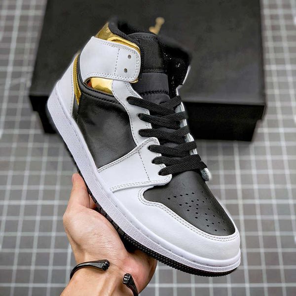 jumpman 1 basketball shoes mid white-black-gold 1s designer fashion sport running shoe with og box
jumpman 1 basketball shoes mid white-black-gold 1s designer fashion sport running shoe with og box