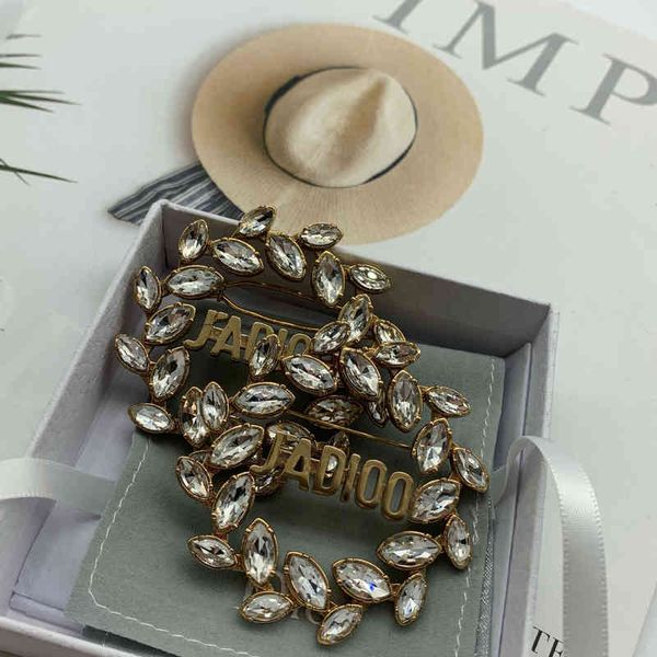 2022 factory wholesale new dijia maisui eye minority hairpin net red crystal brooch vg26, Gray
2022 factory wholesale new dijia maisui eye minority hairpin net red crystal brooch vg26, Gray