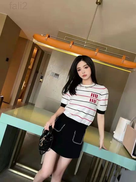 women's sweaters designer 2022 spring new contrast jacquard letter stripe short t-shirt versatile age reducing round neck sleeve women, White;black
women's sweaters designer 2022 spring new contrast jacquard letter stripe short t-shirt versatile age reducing round neck sleeve women, White;black