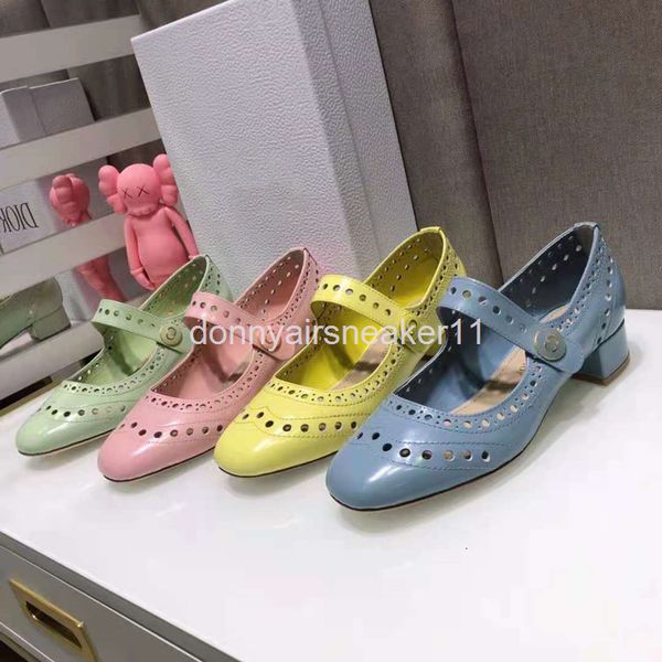 dress shoes spring style thick heel button college mary jane shoes women's middle shallow hole punching breathable single, Black
dress shoes spring style thick heel button college mary jane shoes women's middle shallow hole punching breathable single, Black