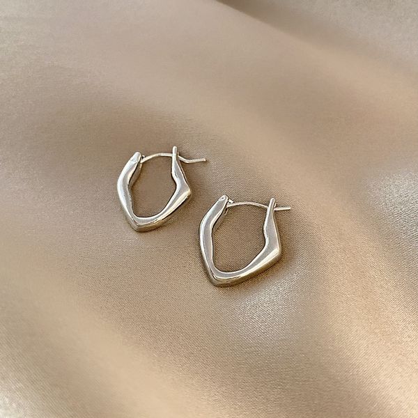 personalized small irregular earrings women's net red fashion design temperament cool versatile, Golden;silver
personalized small irregular earrings women's net red fashion design temperament cool versatile, Golden;silver