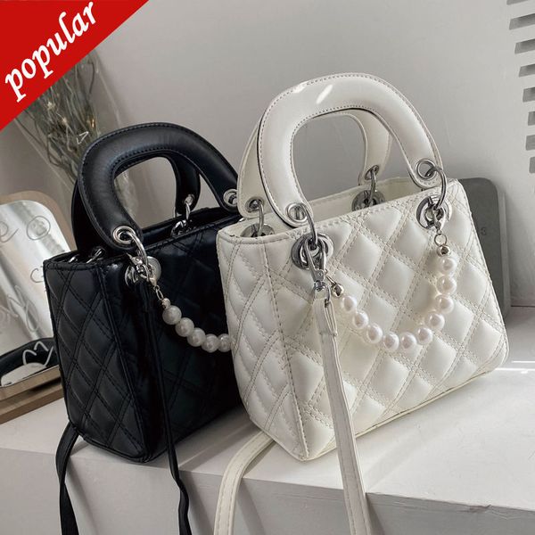fashion luxury bag wholesale versatile handbag women's 2022 new single shoulder pearl chain msenger
fashion luxury bag wholesale versatile handbag women's 2022 new single shoulder pearl chain msenger