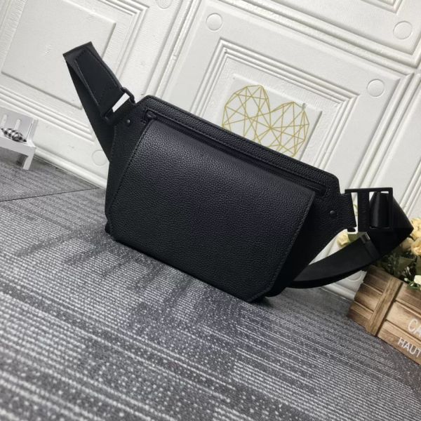 mens new shoulder bags black lichee leather fashion wallet metal hardware flap magnetic buckle waist bag avenue sling bag man designer bumba
mens new shoulder bags black lichee leather fashion wallet metal hardware flap magnetic buckle waist bag avenue sling bag man designer bumba