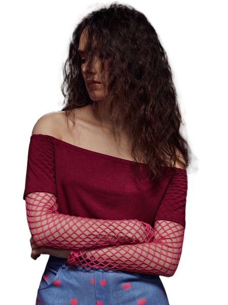 x aynoor elhibre off shoulder fishnet detail tee j3ma#, White
x aynoor elhibre off shoulder fishnet detail tee j3ma#, White