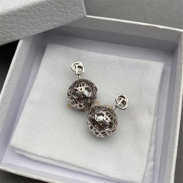 70% off clearance sale new hollow out s925 silver needle female net red same classic versatile high version earrings, Golden
70% off clearance sale new hollow out s925 silver needle female net red same classic versatile high version earrings, Golden