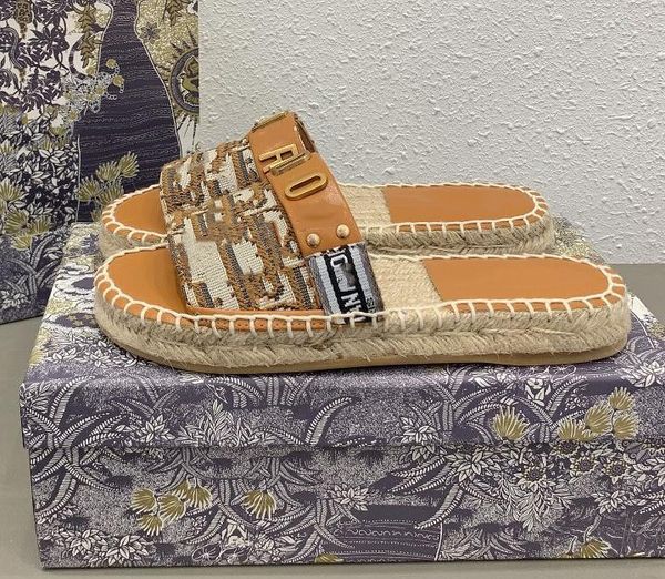 spring and summer catwalk hemp rope embroidered slippers straw hem rope is mor breathable sandals non slip rubber sole more color, Black
spring and summer catwalk hemp rope embroidered slippers straw hem rope is mor breathable sandals non slip rubber sole more color, Black