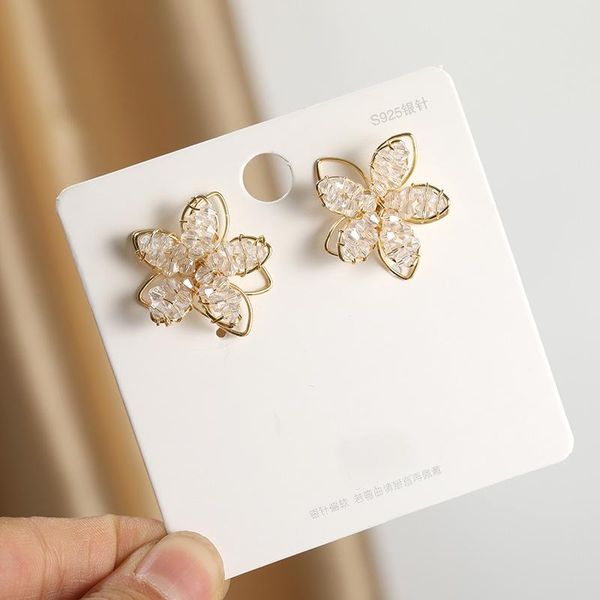 stud sweet crystal flower earrings for women korean jewelry elegant shiny party wedding accessories 2022 trend, Golden;silver
stud sweet crystal flower earrings for women korean jewelry elegant shiny party wedding accessories 2022 trend, Golden;silver
