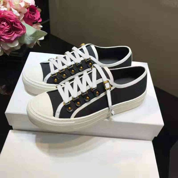 dress shoes d family letter small white shoes women's summer leisure thick soled increased lace up canvas flat soles, Black
dress shoes d family letter small white shoes women's summer leisure thick soled increased lace up canvas flat soles, Black