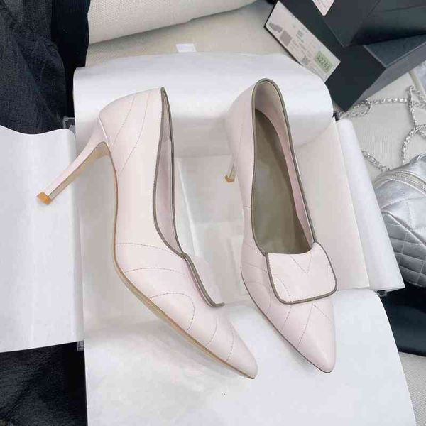 dress shoes in women's leather pointed high heels and fashionable light spring shoes, Black
dress shoes in women's leather pointed high heels and fashionable light spring shoes, Black