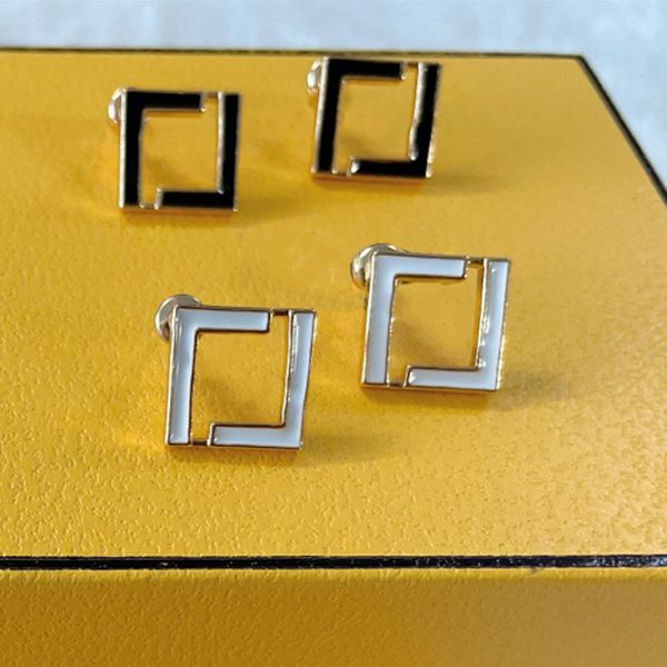 2022 luxury fashion earrings designer for women stud simple classic letters gold black white 2 styles anniversary wedding party gift jewelry, Golden;silver
2022 luxury fashion earrings designer for women stud simple classic letters gold black white 2 styles anniversary wedding party gift jewelry, Golden;silver