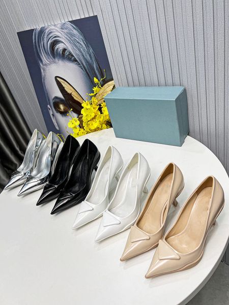 pointed toe shallow mouth shoes popular high heels 2022 autumn solid color all-match temperament baotou women's single shoes, Black
pointed toe shallow mouth shoes popular high heels 2022 autumn solid color all-match temperament baotou women's single shoes, Black
