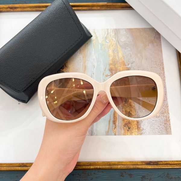 summer sunglasses men's ladies style cl40226u anti-uv retro plate full frame random frame, White;black
summer sunglasses men's ladies style cl40226u anti-uv retro plate full frame random frame, White;black