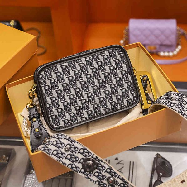 factory direct 68% off star same camera 2022 new fashion foreign style women's single shoulder simple messenger small square bag
factory direct 68% off star same camera 2022 new fashion foreign style women's single shoulder simple messenger small square bag