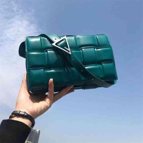venetass's luxury bottegas'ss handbags net red pillow hand woven foreign style small square tofu messenger bag versatile make-up c
venetass's luxury bottegas'ss handbags net red pillow hand woven foreign style small square tofu messenger bag versatile make-up c