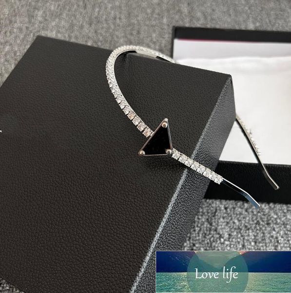 elegant new european and american style triangle handmade zircon headband with print logo fashion girl essentials, Silver
elegant new european and american style triangle handmade zircon headband with print logo fashion girl essentials, Silver