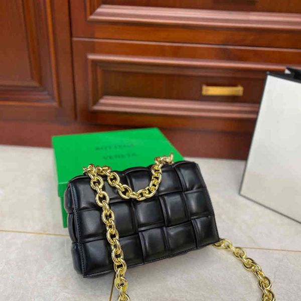 genuine new fashion woven large lattice pillow tofu single shoulder oblique span small square purses ladies handbags designer clutch bag
genuine new fashion woven large lattice pillow tofu single shoulder oblique span small square purses ladies handbags designer clutch bag