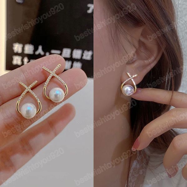 korea's fashion stud jewelry simple cross-cut copper inlaid zircon earrings temperament women's daily all-match earring, Golden;silver
korea's fashion stud jewelry simple cross-cut copper inlaid zircon earrings temperament women's daily all-match earring, Golden;silver