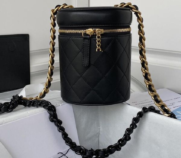 realfine bags 5a as3210 16cm small vanity case black lambskin leather shoulder handbags purses for women with dust bag box
realfine bags 5a as3210 16cm small vanity case black lambskin leather shoulder handbags purses for women with dust bag box