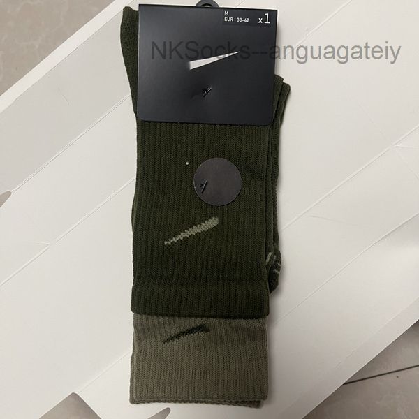 fashion classic men socks hook brand color stitched men's women's long tube sports training sock street couple middle tubes luxury, Black
fashion classic men socks hook brand color stitched men's women's long tube sports training sock street couple middle tubes luxury, Black