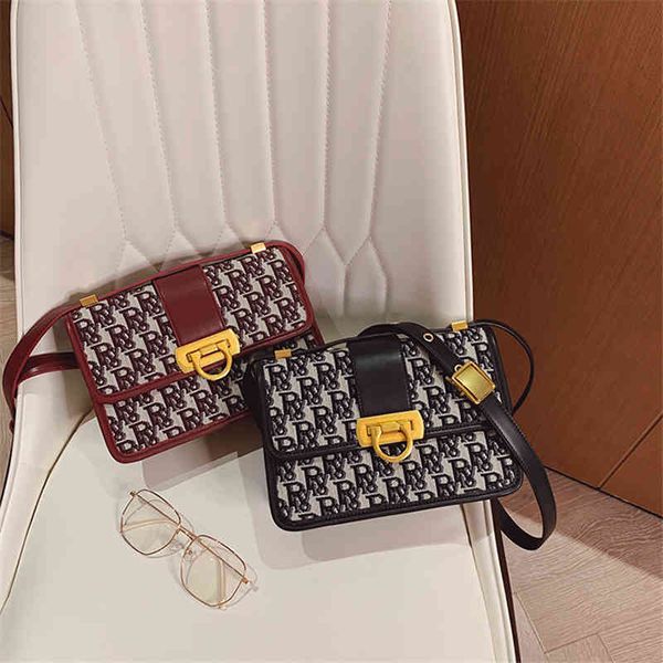 fashionable and versatile embroidered thread small square women's 2022 new messenger single shoulder portable trendy canvas bag g19
fashionable and versatile embroidered thread small square women's 2022 new messenger single shoulder portable trendy canvas bag g19