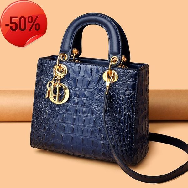 the factory directly 2022 winter crocodile pattern princs dai bag women's hand-held single shoulder msenger bag
the factory directly 2022 winter crocodile pattern princs dai bag women's hand-held single shoulder msenger bag
