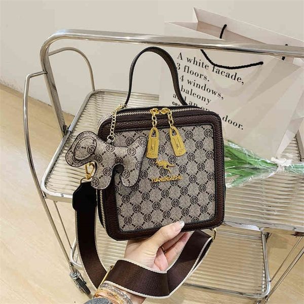 75% off outlet store lingge women's 2022 new simple fashion single shoulder bag portable large capacity niche summer messenger
75% off outlet store lingge women's 2022 new simple fashion single shoulder bag portable large capacity niche summer messenger