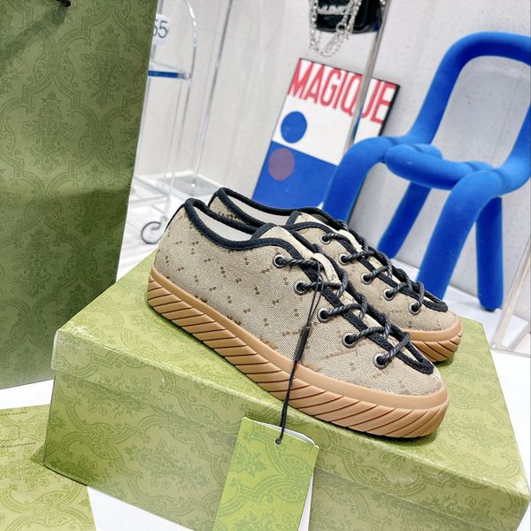 designer sneakers casual shoes women's 2022 new fashion comfortable high and low moral training sneakers embroidered fabric 35-41, Black
designer sneakers casual shoes women's 2022 new fashion comfortable high and low moral training sneakers embroidered fabric 35-41, Black