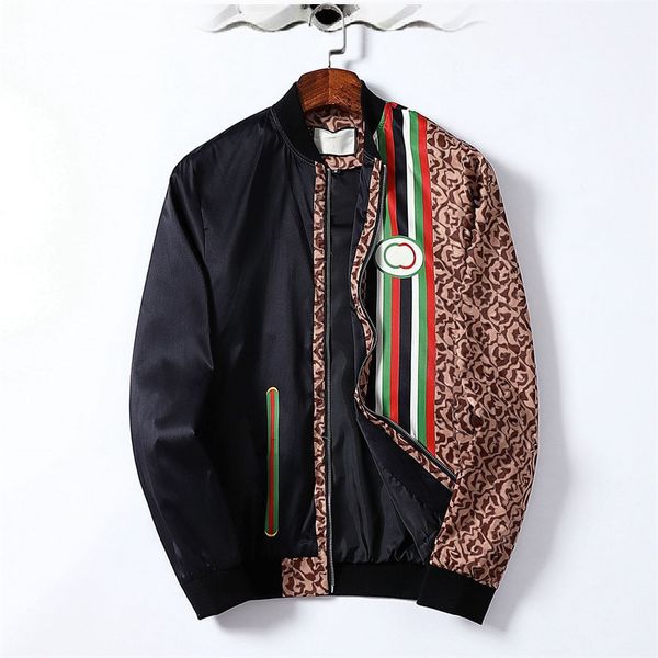 2022 classical designer mens outerwear jackets ski windbreaker coats winter zipper hip hop running sports letter print long sleeve coat men, Black;brown
2022 classical designer mens outerwear jackets ski windbreaker coats winter zipper hip hop running sports letter print long sleeve coat men, Black;brown