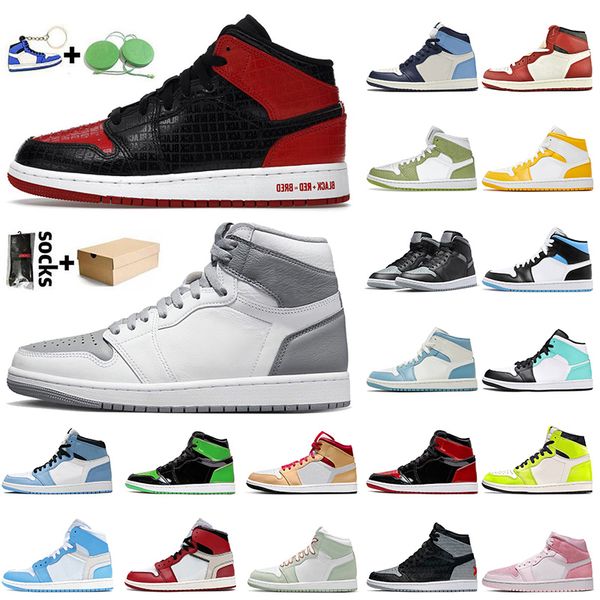 j1 1s bred text high og stealth jumpman 1 women mens basketball shoes 2022 athletic sneakers retro sports chicago reimagined visionaire univ
j1 1s bred text high og stealth jumpman 1 women mens basketball shoes 2022 athletic sneakers retro sports chicago reimagined visionaire univ