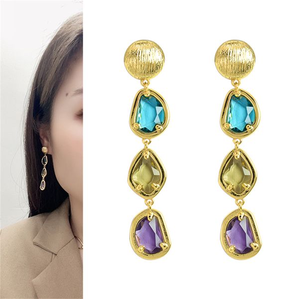 earring for women water drop-shaped long hanging stud beautifully designed jewelry female fashion dangle earrings 2022 copper accessory luxu, Golden;silver
earring for women water drop-shaped long hanging stud beautifully designed jewelry female fashion dangle earrings 2022 copper accessory luxu, Golden;silver