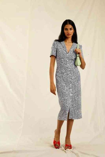 casual dresses yuan version rayon fabric legal system ro spring and summer four leaf grass printed lapel short sleeve dress women, Black;gray
casual dresses yuan version rayon fabric legal system ro spring and summer four leaf grass printed lapel short sleeve dress women, Black;gray