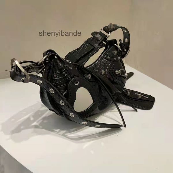 2022 le cagole rivet designer bag balencaigss fashion bags bag le single crossbody underarm shoulder women handbag women handbag dk3y
2022 le cagole rivet designer bag balencaigss fashion bags bag le single crossbody underarm shoulder women handbag women handbag dk3y