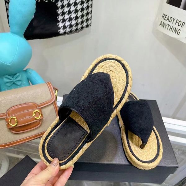 women flat slippers luxurys designers sandals leather brand girl slides sandalias casual flip flops size 35-40 with box, Black
women flat slippers luxurys designers sandals leather brand girl slides sandalias casual flip flops size 35-40 with box, Black