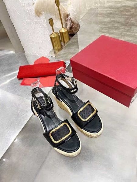 woven 2021 designer women's slope heel sandals fashion diamond stitched leather height 8.5cm size 35-40, Black
woven 2021 designer women's slope heel sandals fashion diamond stitched leather height 8.5cm size 35-40, Black