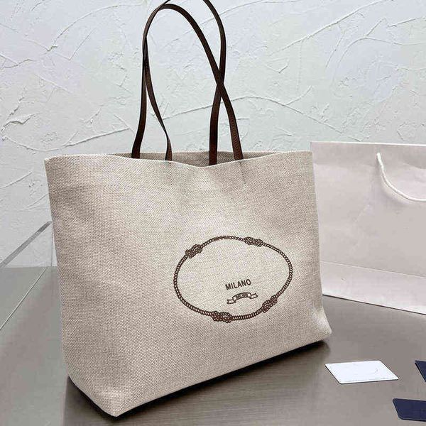 3a large capacity canvas shopping bag tote bag clutch women handbag plain letter printing internal zipper high quality, Red;black
3a large capacity canvas shopping bag tote bag clutch women handbag plain letter printing internal zipper high quality, Red;black