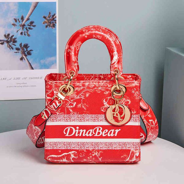 women's fashion personality trend brand bag wholesale 2021 new msenger one shoulder printed leather wrist
women's fashion personality trend brand bag wholesale 2021 new msenger one shoulder printed leather wrist