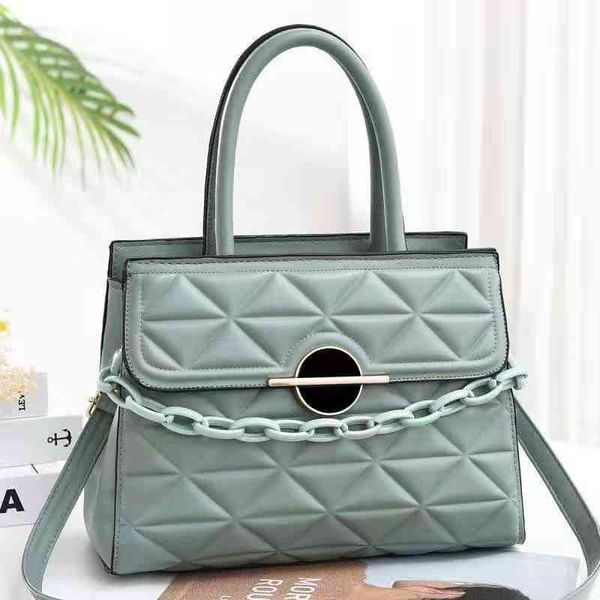 ladies fashion trend new brand bag wholesale 2022 women's lingge large capacity portable tide single shoulder diagonal cross hand
ladies fashion trend new brand bag wholesale 2022 women's lingge large capacity portable tide single shoulder diagonal cross hand