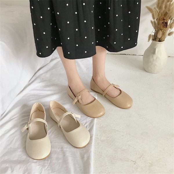 sepatu mary jane untuk wanita model dasar dangkal pantofel kulit putih musim semi musim panas kasual anak perempuan lucu lolita selop flat 2, Black
sepatu mary jane untuk wanita model dasar dangkal pantofel kulit putih musim semi musim panas kasual anak perempuan lucu lolita selop flat 2, Black