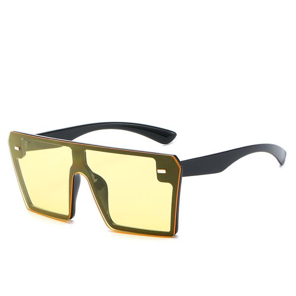 2022 designer's new retro oversized square sunglasses big face show men and women street shooting trend driver occhiali da sole, White;black
2022 designer's new retro oversized square sunglasses big face show men and women street shooting trend driver occhiali da sole, White;black