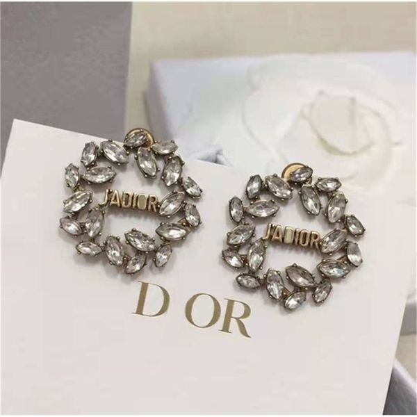2022 fashion 20% off designer jewelry dejia new rhinestone personalized temperament versatile 925 silver needle letter earrings, Golden
2022 fashion 20% off designer jewelry dejia new rhinestone personalized temperament versatile 925 silver needle letter earrings, Golden