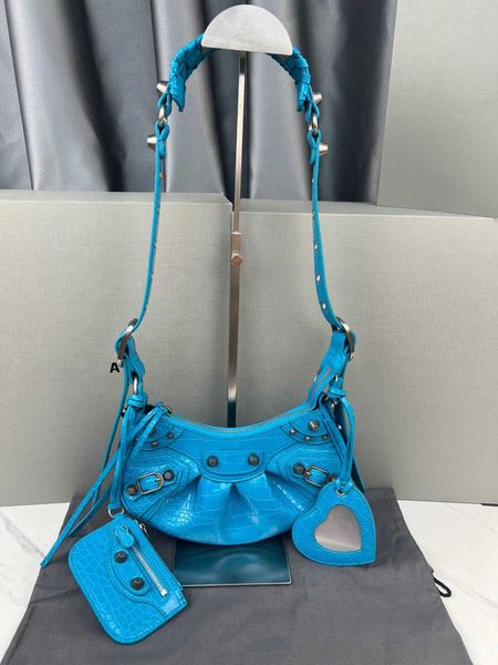 7a quality 2022 women lady le cagole motorcycle shoulder bags luxury designers genuine leather crossbody clutch wallet purse pochette retro
7a quality 2022 women lady le cagole motorcycle shoulder bags luxury designers genuine leather crossbody clutch wallet purse pochette retro