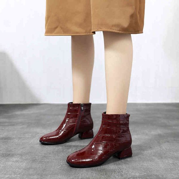 slippers martin boots women's spring and autumn versatile patent leather short large plush thick heel winter warm boots s0se, Black
slippers martin boots women's spring and autumn versatile patent leather short large plush thick heel winter warm boots s0se, Black