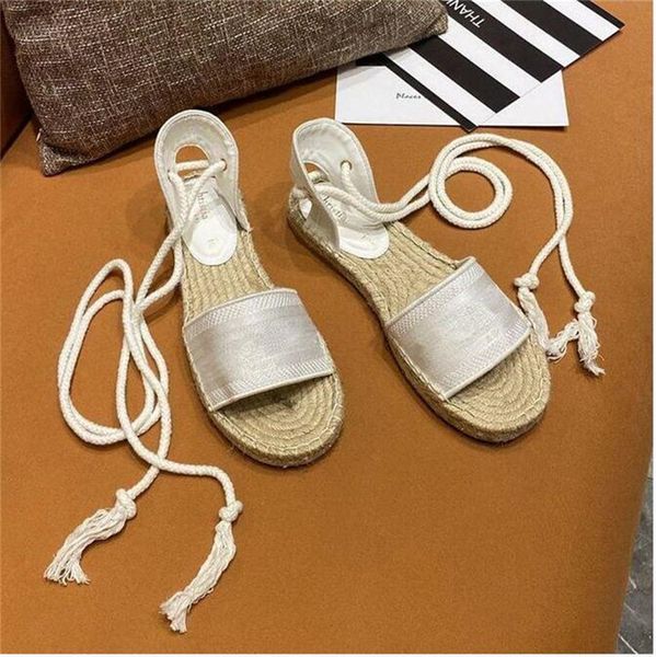 2022 women's designer sandals fashion broad bottom flat embroidered fisherman shoes hemp rope woven casual shoes large 35-40, Black
2022 women's designer sandals fashion broad bottom flat embroidered fisherman shoes hemp rope woven casual shoes large 35-40, Black