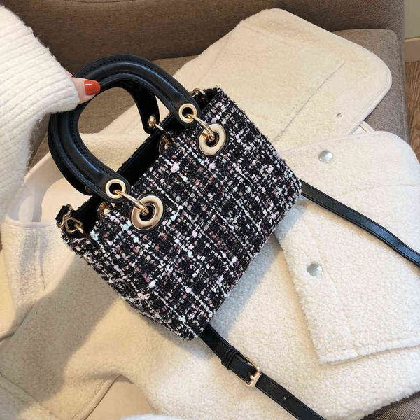 y4xn bag girl 2021 new korean fashion portable mini princess bag 
y4xn bag girl 2021 new korean fashion portable mini princess bag