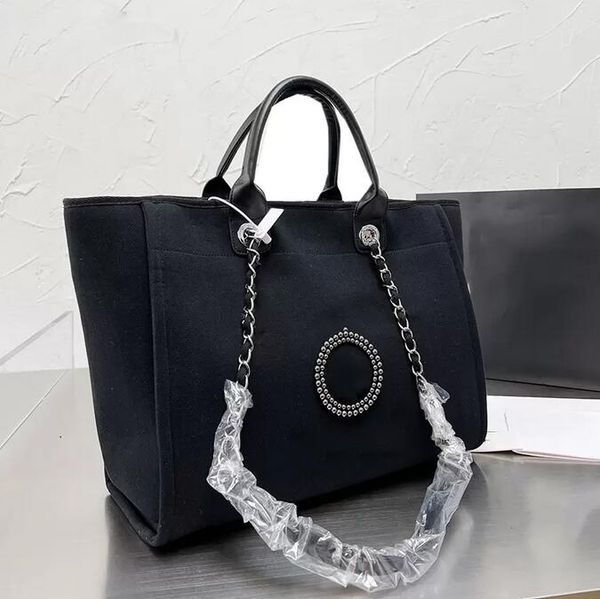 sw 2022 summer pearl beach party shopping bags deauville chain handle totes silver hardware larghe capacity purse 5 colors choose luxury des
sw 2022 summer pearl beach party shopping bags deauville chain handle totes silver hardware larghe capacity purse 5 colors choose luxury des