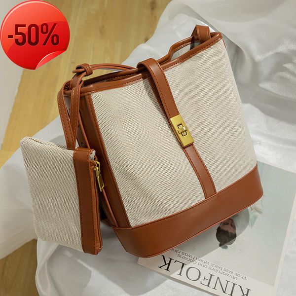 fashion luxury designer2022 summer new canvas bucket commuter large capacity single shoulder messenger contrast color female bag trend
fashion luxury designer2022 summer new canvas bucket commuter large capacity single shoulder messenger contrast color female bag trend