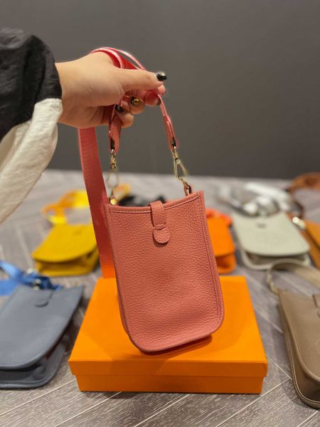 2022 bag designer bags crossbody shoulder bags luxury phone bag straps color genuine leather evelyne
2022 bag designer bags crossbody shoulder bags luxury phone bag straps color genuine leather evelyne