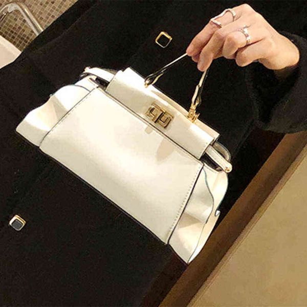 ruffle new fashion ruffle leather handbags casual lock one-shoulder diagonal purses and handbags luxury designer sac luxe g220429
ruffle new fashion ruffle leather handbags casual lock one-shoulder diagonal purses and handbags luxury designer sac luxe g220429