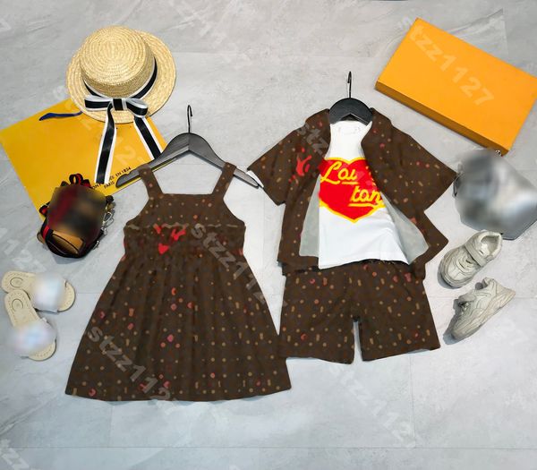 22ss designer kids clothes set print dress shirts shorts 3 piece set luxury tracksuit cotton white short sleeve tee logo louisclothes brand
22ss designer kids clothes set print dress shirts shorts 3 piece set luxury tracksuit cotton white short sleeve tee logo louisclothes brand