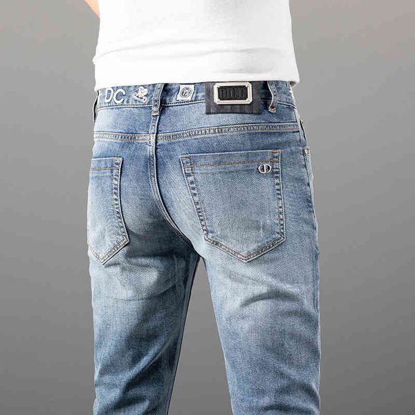 men's jeans spring jeans men's korean version small foot slim fit international high-end brand light luxury cotton elastic embroid, Blue
men's jeans spring jeans men's korean version small foot slim fit international high-end brand light luxury cotton elastic embroid, Blue